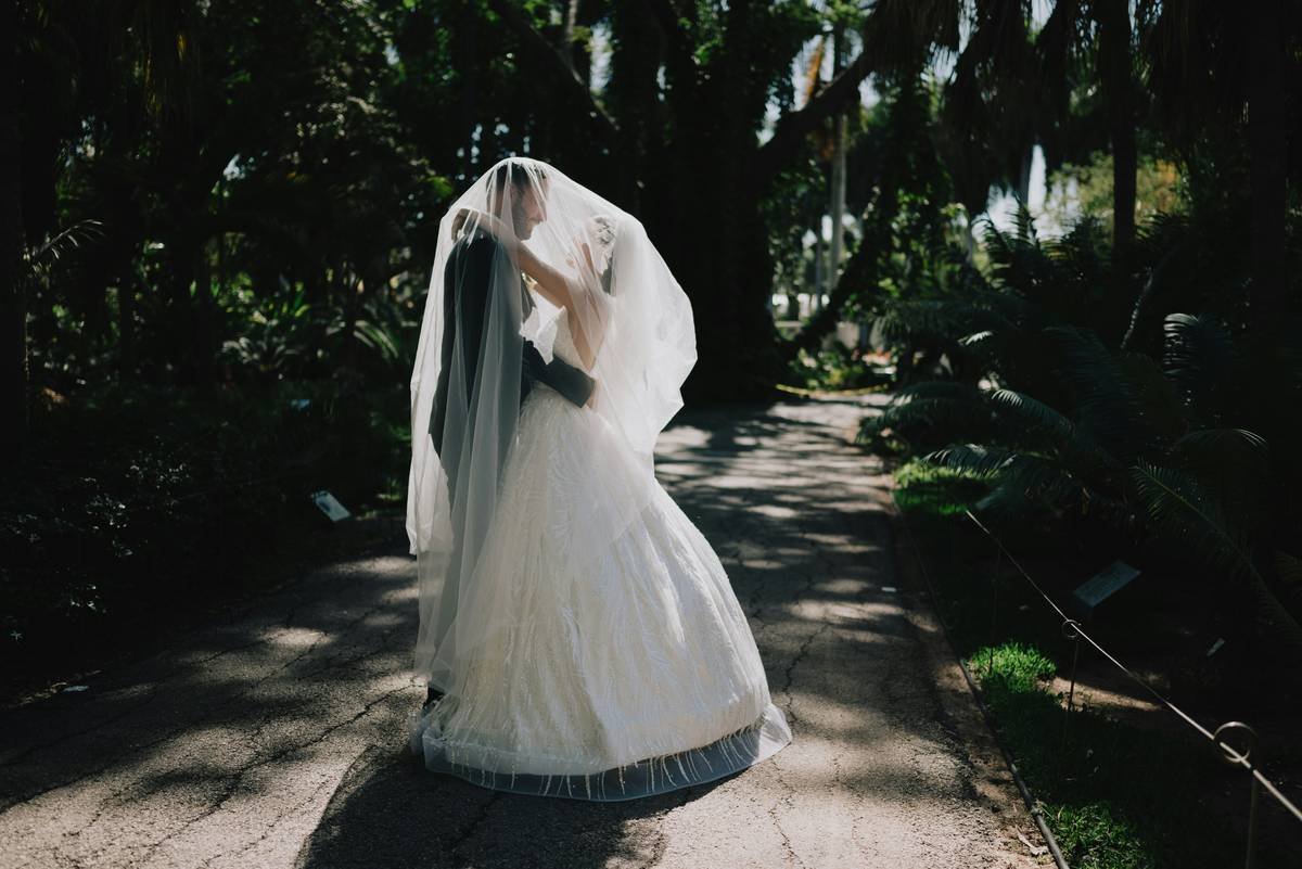 Why Your Event Hair Veil Keeps Slipping—and How to Fix It for Good